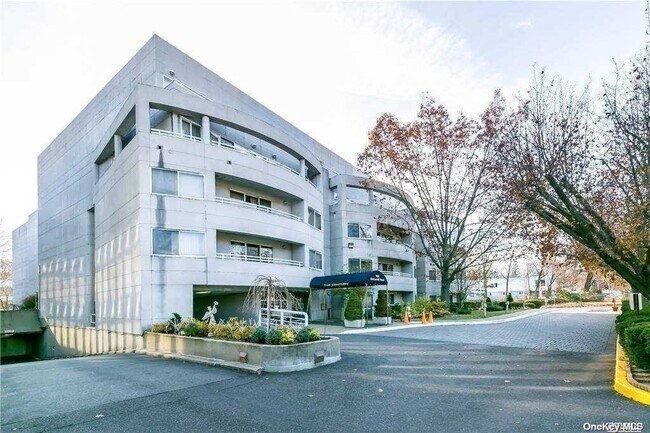 Building Photo - 100 Cutter Mill Rd