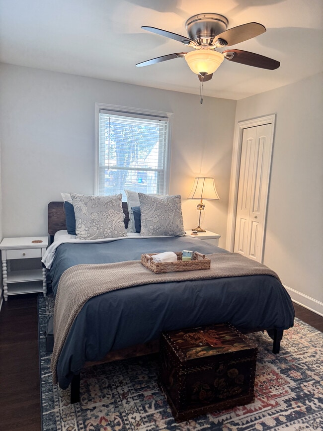 Foto del edificio - 5415 Larchmont Ave