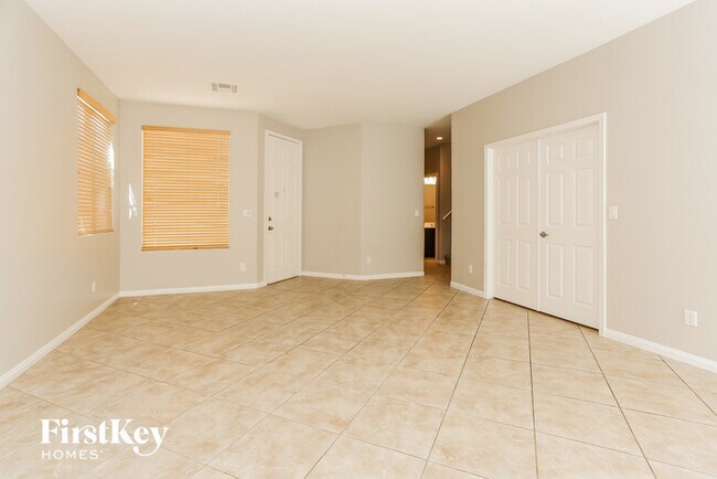 Foto del edificio - 6856 N Campbell Rd