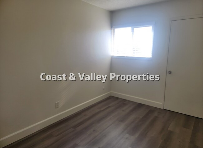 Building Photo - Parkside Manor - 1115 Parkside Street, Sal...