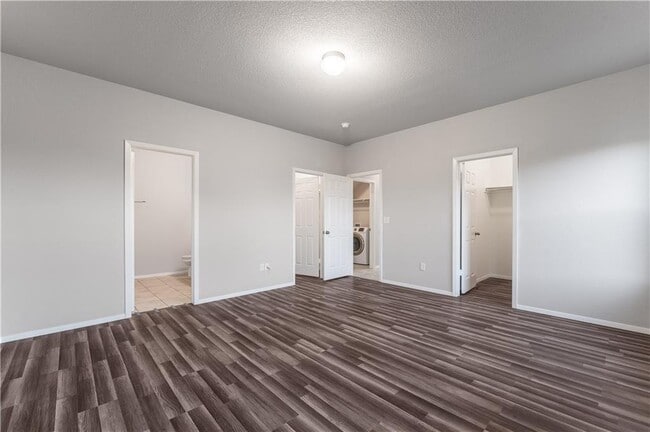 Building Photo - 1570 Scotland Dr
