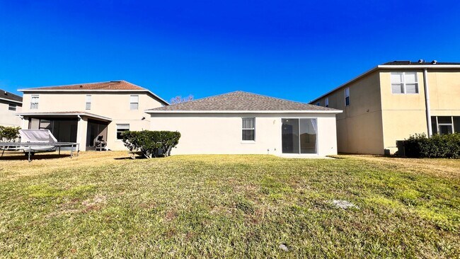 Building Photo - Beautiful Upgraded 4 Bed 2/ Ba House on th...