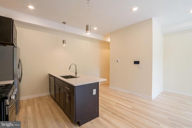 Foto del edificio - 1300 S 24th St