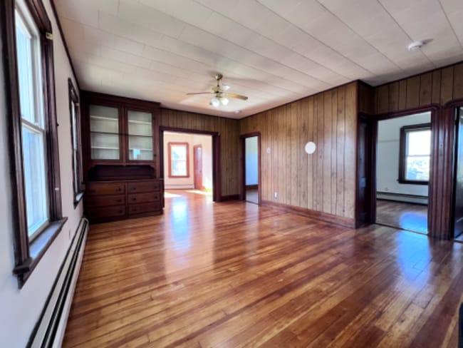 Foto del edificio - 32 Alpine Ave