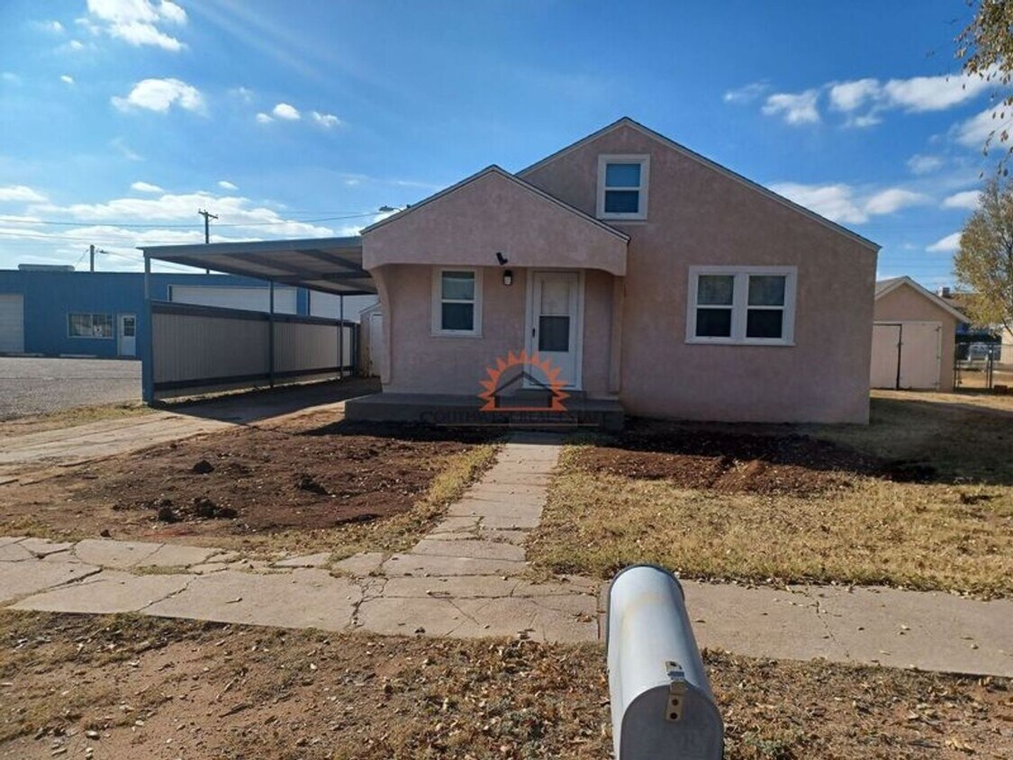 Foto principal - Nicely updated 2 bedroom 1 bathroom home.