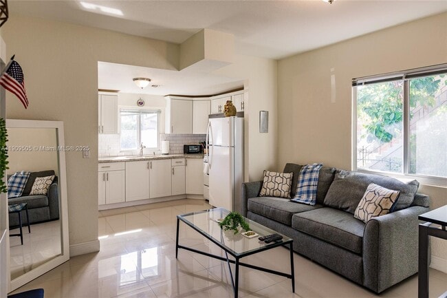 Foto del edificio - 518 SW 15th Ave