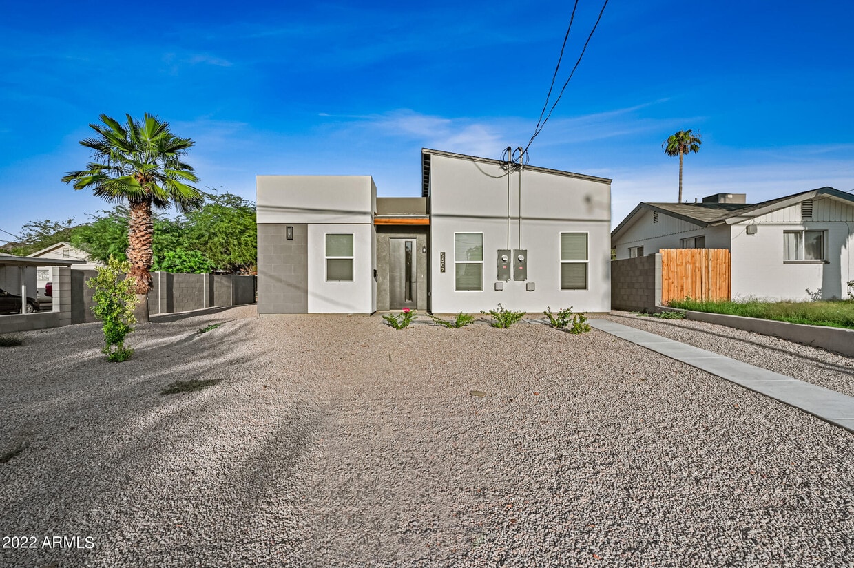Primary Photo - 9507 N 12th St