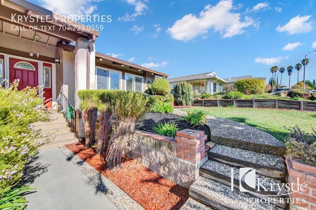 Building Photo - 1/2 off 1st month rent move-in special. Be...