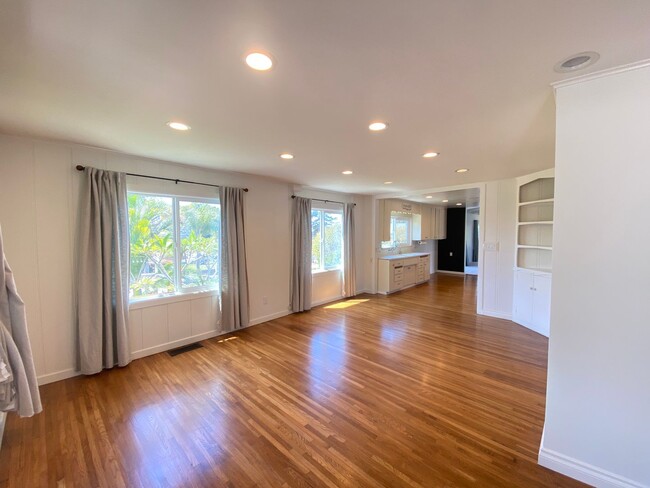 Foto del edificio - Unique 4 Bedroom 2 bath Guest Home in Ocea...