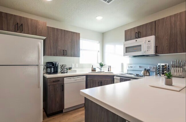 Building Photo - 310 W 2100 N