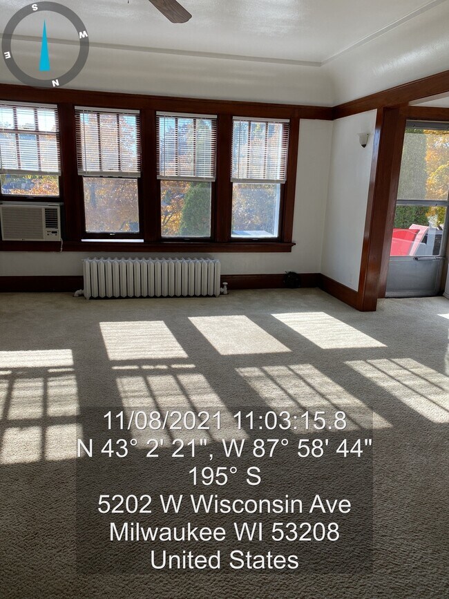 Building Photo - 5204 W Wisconsin Ave