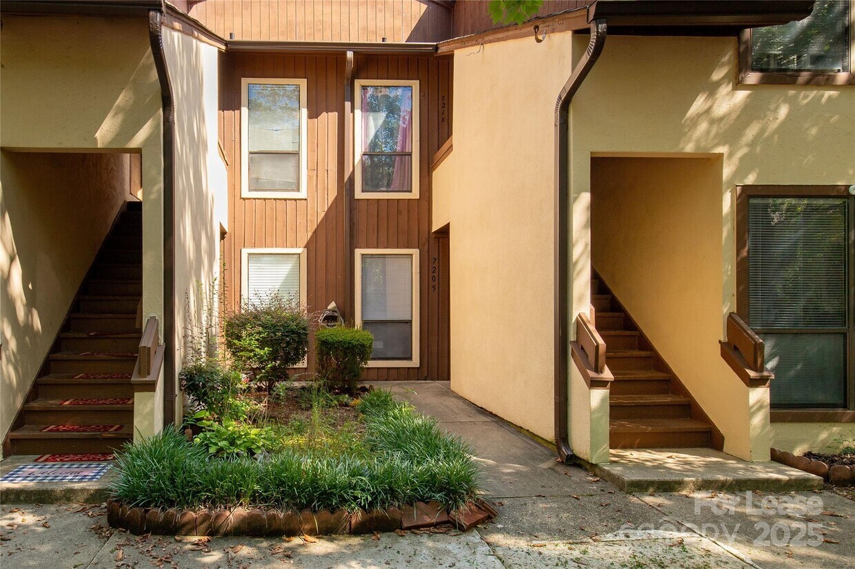 Foto principal - 7205 Winery Ln