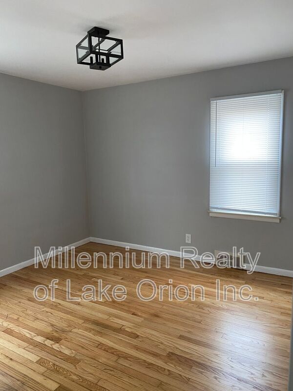 Building Photo - 636 Lebaron Ave