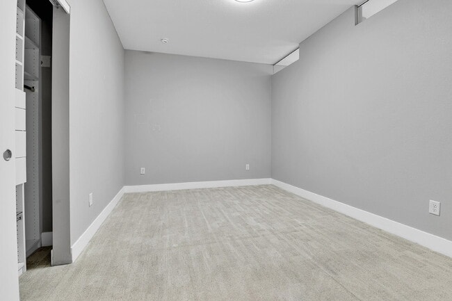 Building Photo - $1,390.95 - 1 Bed, 1 Bath Condo with In Unit Laundry in a Secured Building with an Elevator!