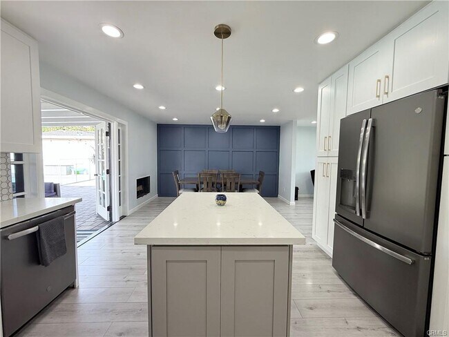 Foto del edificio - 11243 McLennan Ave.