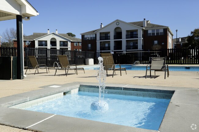 FUENTE FLORIENTE - Hidden Oaks Apartments