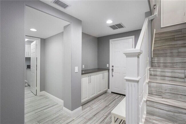 Building Photo - 2682 Bungalow Pl