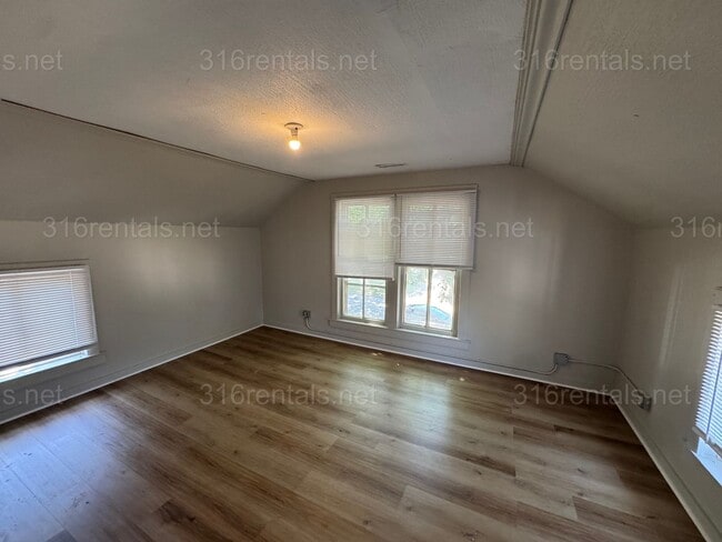 Foto del edificio - $1050 - 3 bed 1 bath - Single Family Home