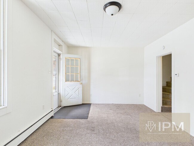 Foto del edificio - Cozy 3 Bedroom, 1 Bath Home in Spring Grove School District!