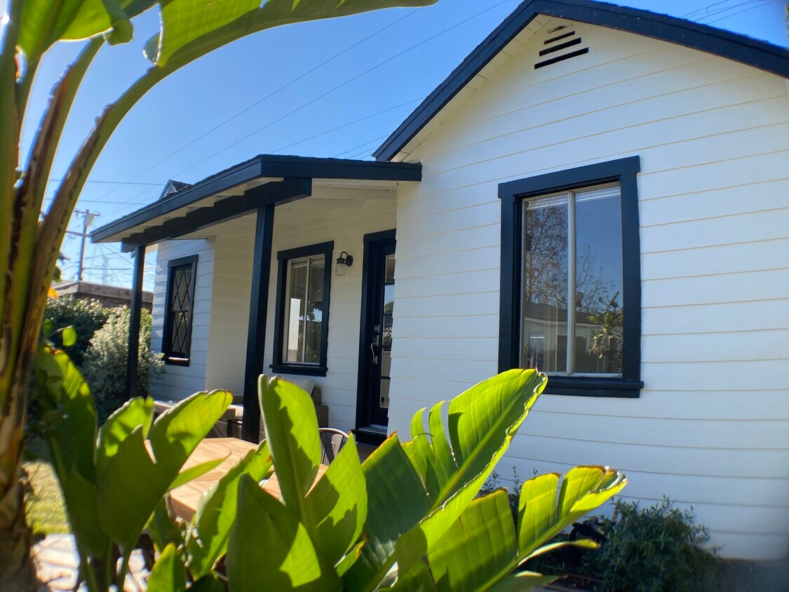 Primary Photo - 3120 Madera Ave