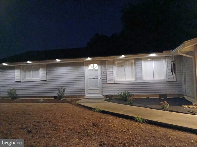 Building Photo - 771 Bowie Rd