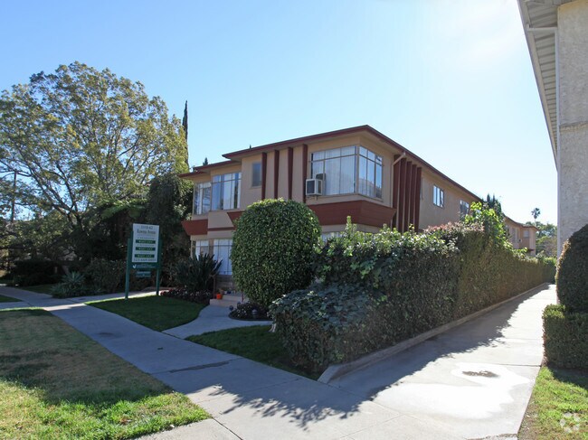 Foto del edificio - Rowena Avenue Apartments