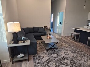 Building Photo - 36 W Pleasant St