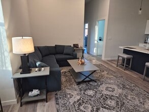 Building Photo - 36 W Pleasant St