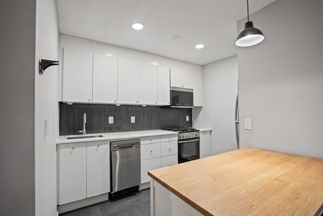 Building Photo - 204 Woodcliff Ave