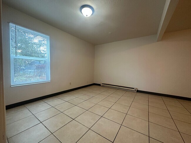 Building Photo - 709 Belmont