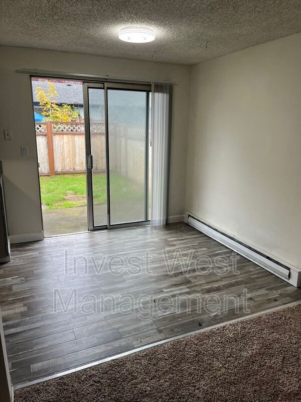 Foto del edificio - 407 NE 104th Ave