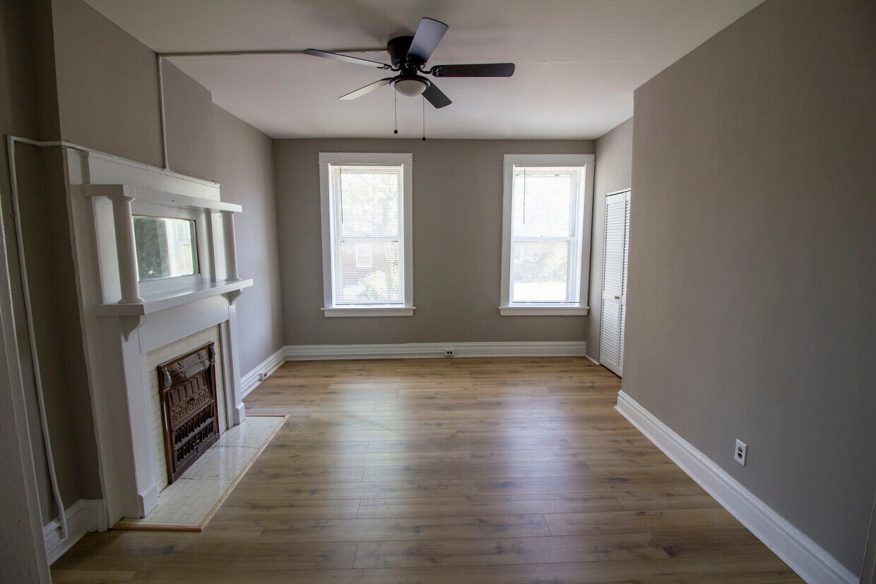 4221 Dewey Ave Unit 4221 A, Saint Louis, MO 63116 Apartments in Saint