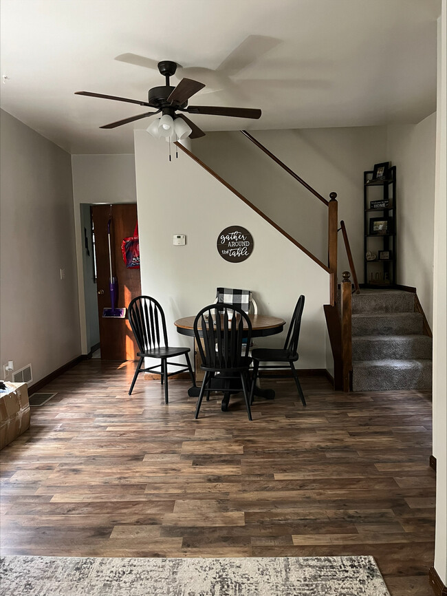 Dining area - 221 S Church St