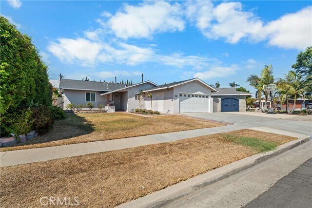 Building Photo - 8691 Davmor Ave