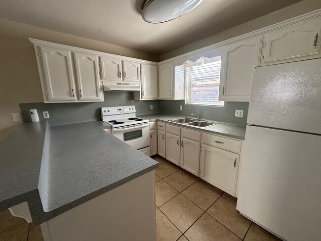 Foto del edificio - 2501 Hibiscus Ave