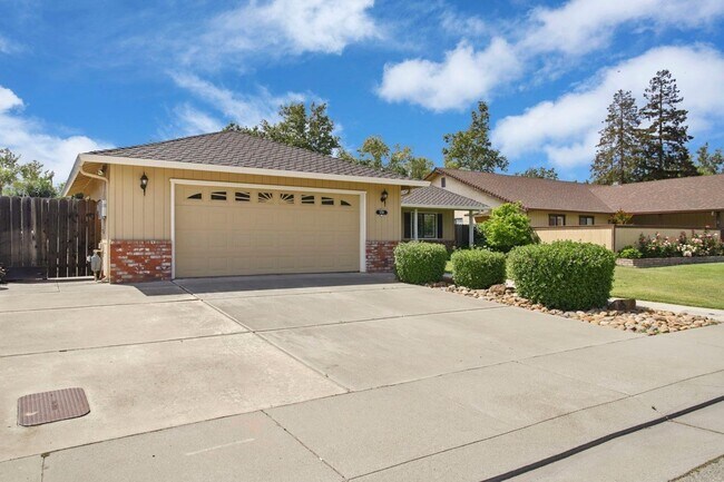 Building Photo - 9749 Northridge Way