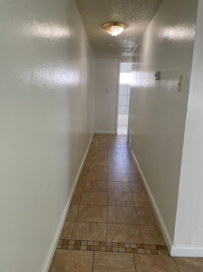 Building Photo - 26 Nedra Ct