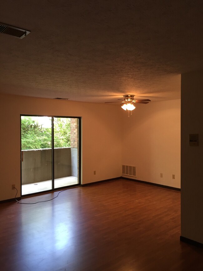 522 Riddle Rd Unit Apt 16, Cincinnati, OH 45220 Apartments in