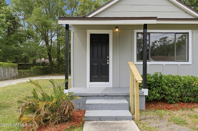 Foto del edificio - 3055 2nd St Cir