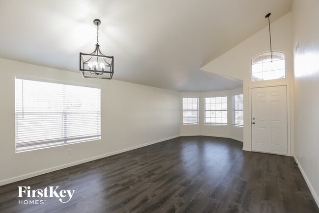 Foto del edificio - 2603 N 125th Dr