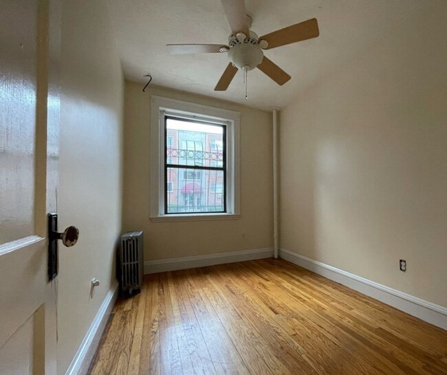 Foto del edificio - 240 Kelton St