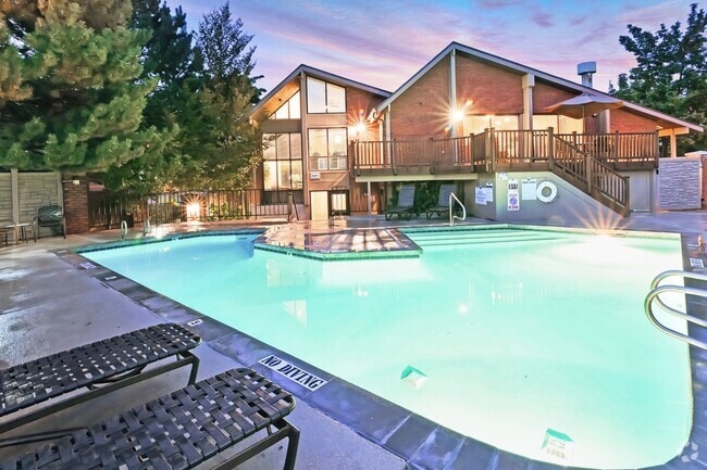 Swimming Pool - Fox Creek