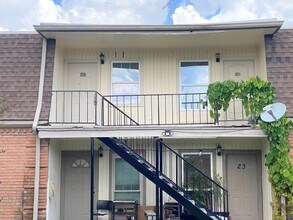 Building Photo - 1220 Shadowdale Dr