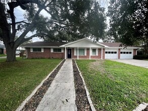 Building Photo - 795 Vogel Dr