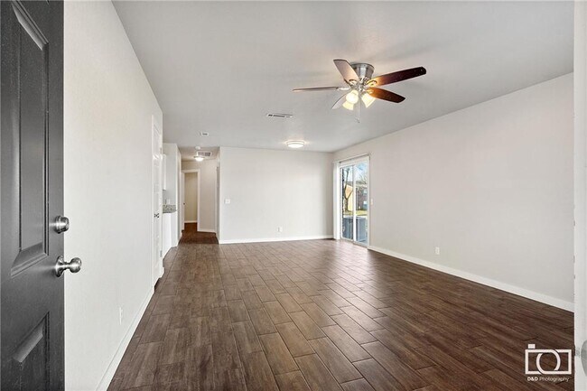 Foto del edificio - 1481 Fairlane St