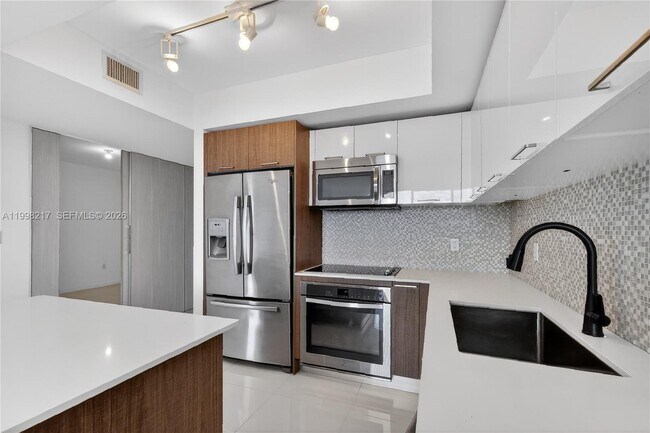 Foto del edificio - 5252 NW 85th Ave