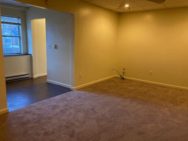 Foto del edificio - 5801 Lincoln Ave
