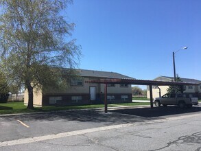 Building Photo - 210 Carol Dr