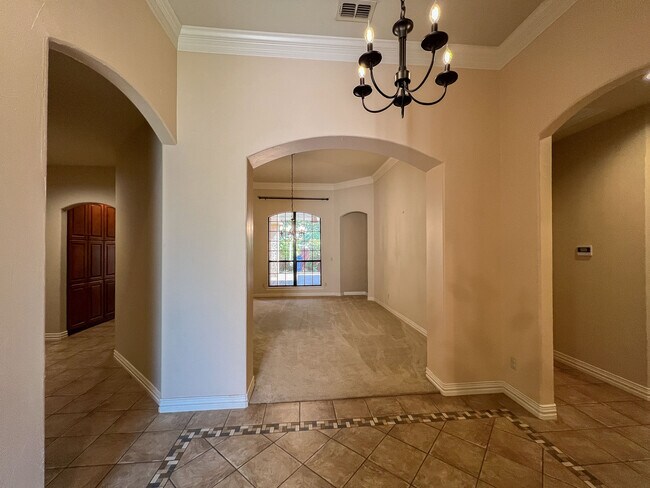 Foto del edificio - 4919 Quail Springs Dr