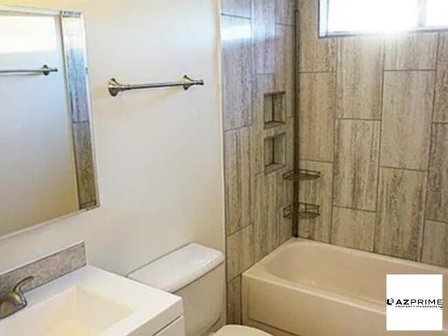 Foto del edificio - 3 bedroom 2 bath house